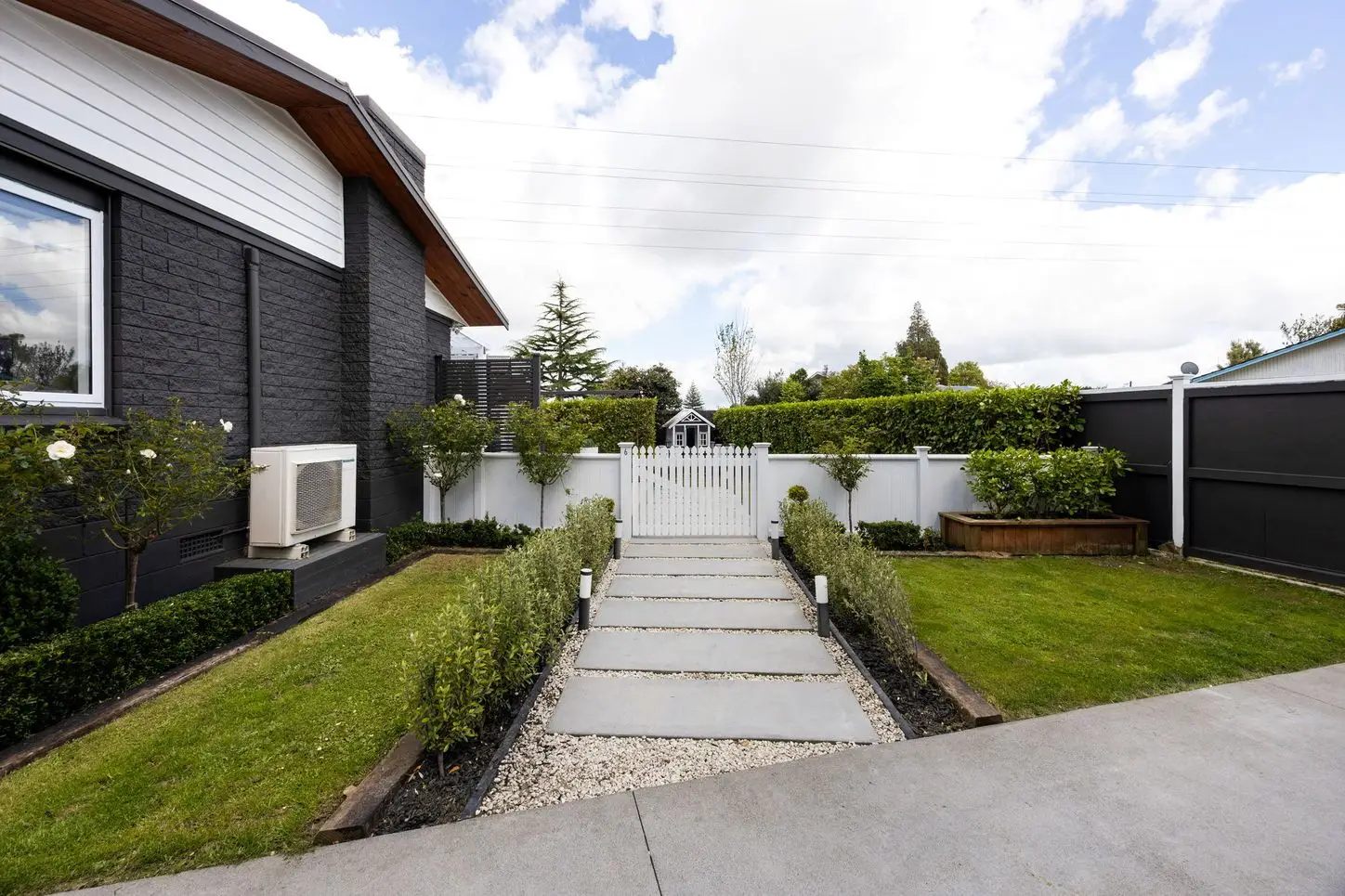 792c7313-1e75-42db-8f8b-49811e306b6f